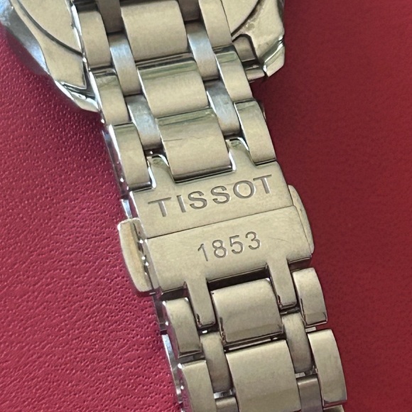 Tissot ladies quartz and diamond watch - Picture 6 of 10